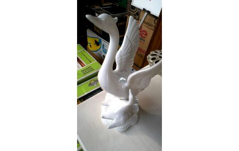 STATUE WEISS PORZELLAN