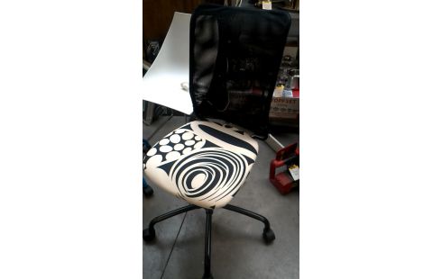 BUREAUSTOEL IKEA TORBJORN WIT MET ZWART