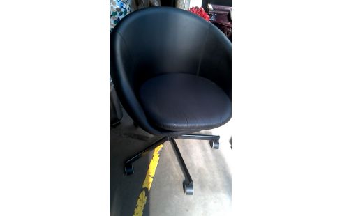 SILLA DE DESPACHO IKEA NEGRO IMITACIÓN CUERO LA UNIDAD