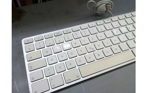 CLAVIER FILAIRE APPLE A1243 QWERTY