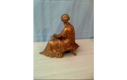 SKULPTUR BRONZEGUSS <SITZENDE FRAU> ANTIK