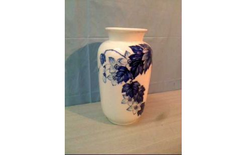 VASE <HUTSCHENREUTHER> HANDBEMALT BLAU-WEIß