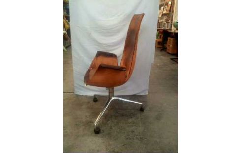 ARMLEHNSTUHL LEDER BRAUN MIT ROLLEN