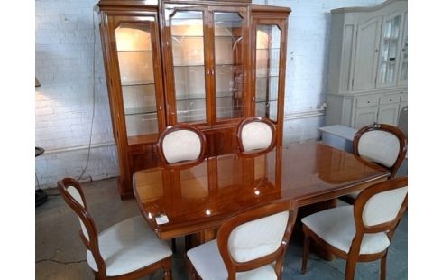 SALLE A MANGER ITALIENNE BRUNE CHAISE EN L'ÉTAT