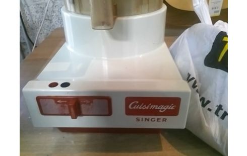 ROBOT MENAGER SINGER