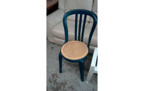 CHAISE PLASTIQUE