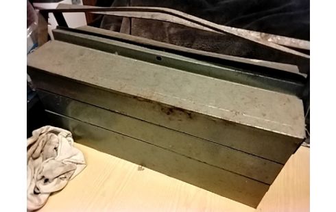 CAISSE A OUTILS METAL