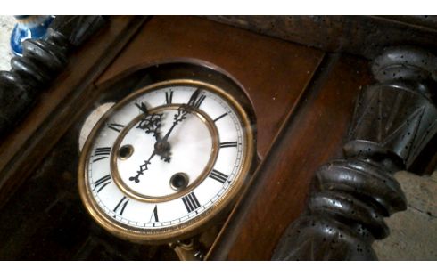 RELOJ DE PARED ANTIGUO