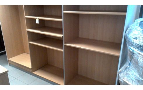 KLEERKAST OPEN DRESSING. DEMONTEERBAAR