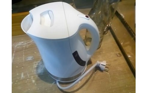 BOUILLOIRE ELECTRIQUE MOULINEX