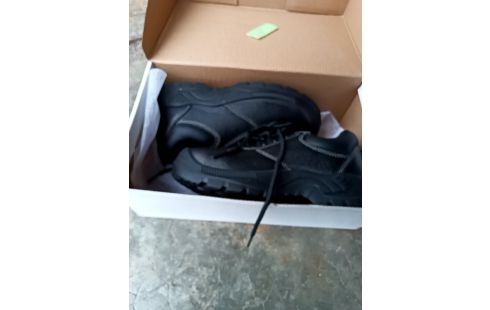 CHAUSSURES DE SÉCURITÉ T37