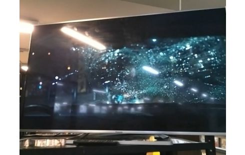 TELEVISEUR PANASONIC 140CM TNT HD CONNECTEE (PIED CASSEE)