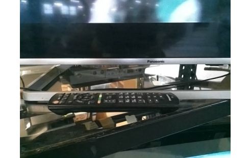 TELEVISEUR PANASONIC 140CM TNT HD CONNECTEE (PIED CASSEE)