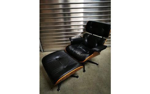 FAUTEUIL LOUNGE EAMES + POSE PIED