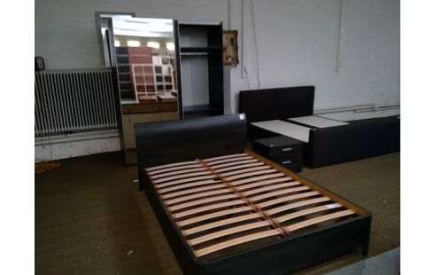 CHAMBRE A COUCHER MODERNE NOIR GR 2P + LIT 140 + CHEVET