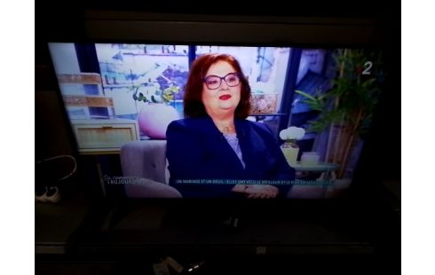 TELEVISEUR LED HISENCE SMART TV 110 CM