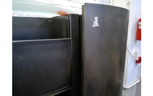 MEUBLE D'ARTISAN INOX EN L'ETAT TV/HIFI