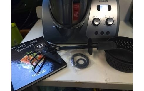 ROBOT MENAGER MIOGO MAESTRO GRIS AVEC LIVRE