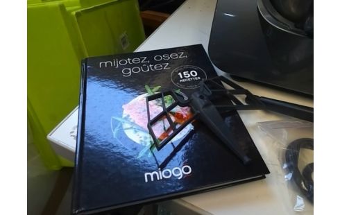 ROBOT MENAGER MIOGO MAESTRO GRIS AVEC LIVRE