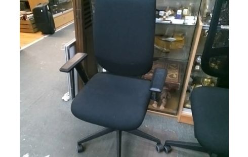 FAUTEUIL DE BUREAU SOKOA AVEC ACCOUDOIRS