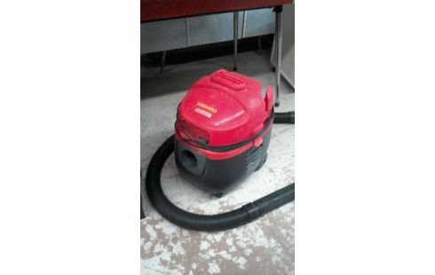 ASPIRATEUR EAU ET POUSSIERE
