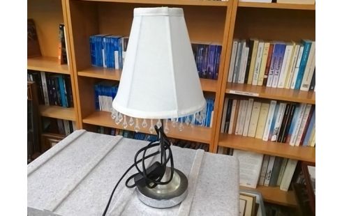 LAMPE BLANCHE A PAMPILLES