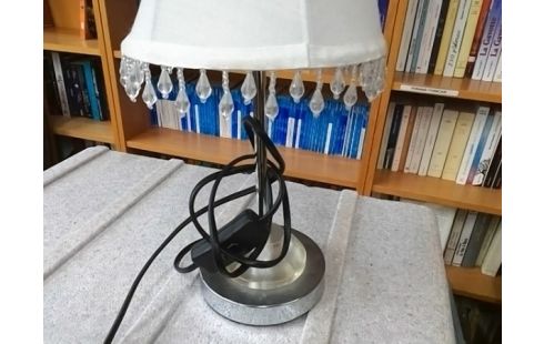 LAMPE BLANCHE A PAMPILLES