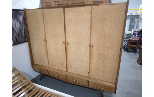 ARMOIRE VINTAGE ANNEES 60