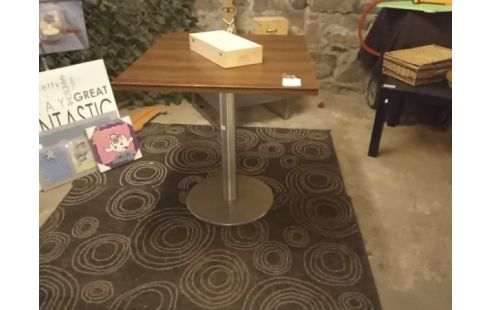 TABLE BISTROT PIED ALU