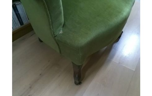 FAUTEUIL CRAPAUD VERT (1 TROU USURE)