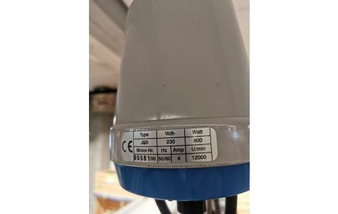 OUTIL DE BIJOUTERIE DONT PERSEUCE SUSPENDUE+SUPPORT + ÉTAU DE PRÉCISION + SUPPORT