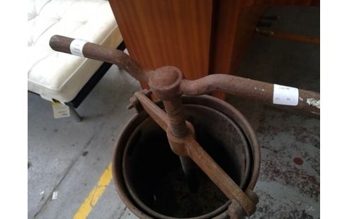 PRESSE DECO ANCIENNE POUR FRUITS