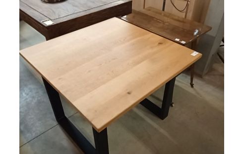 TABLE CARREE MODERNE PIED METAL