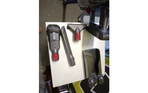 ASPIRATEUR BALAI DYSON ANI V11 + ACCESSOIRES