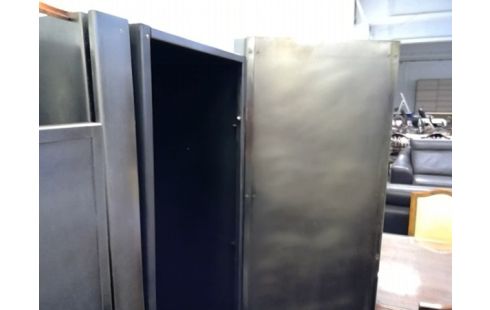 MEUBLE D'ARTISAN INOX EN L'ETAT TV/HIFI