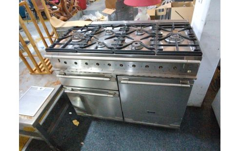 PIANO DE CUISSON +HOTTE ASPIRANTE FALCON