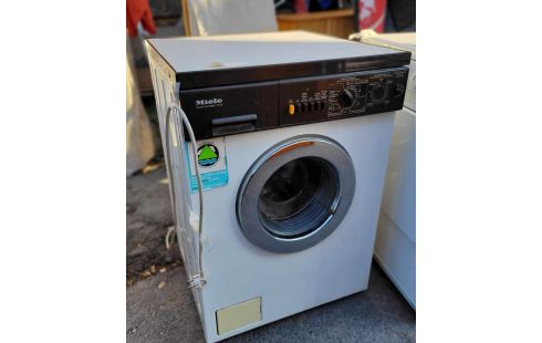 MACHINE A LAVER MIELE