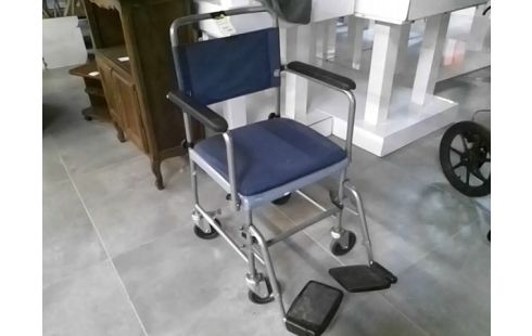 CHAISE ROULANTE BLEUE