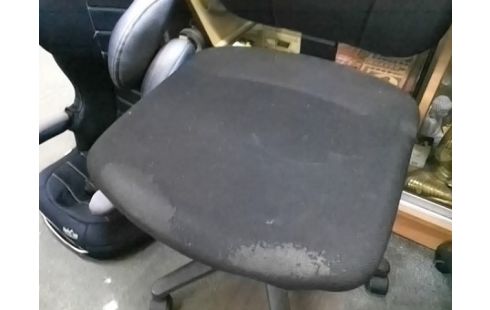 FAUTEUIL DE BUREAU NOIR (QLQS TACHES)