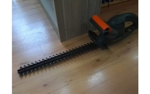 TAILLE HAIE BLACK&DECKER GT250