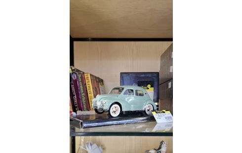 VOITURE COLLECTION RENAULT 4CV
