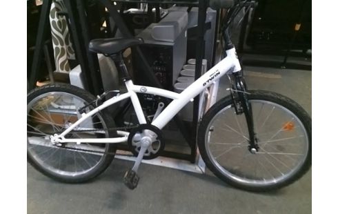 VELO ENFANT BTWIN BLANC (EN L'ETAT, FREIN A REVOIR)