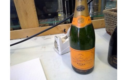 BOUTEILLE CHAMPAGNE VEUVE CLIQUOT 1973