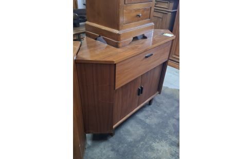 ENCOIGNURE BAS SUR PIED