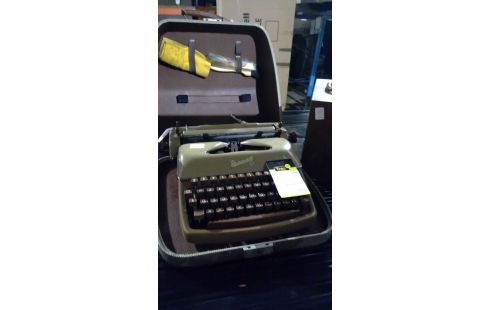 MACHINE A ECRIRE VINTAGE