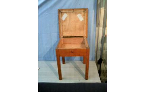 SITZHOCKER HOLZ KLEIN MIT FACH