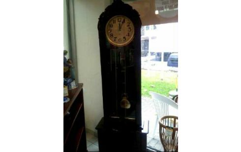 STANDUHR <ROMANS> HOLZ DUNKEL VERZIERT