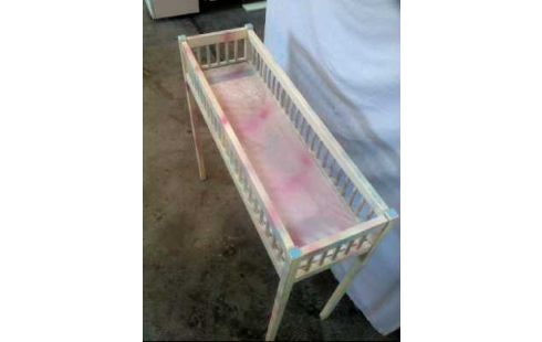 BLUMENTISCH HOLZ WEIß ROSA-BLAU SCHMAL