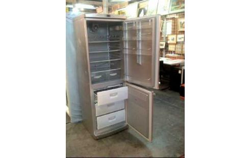 KÜHLSCHRANK <PRIVILEG> GEFRIERFÄCH. SILBERF.