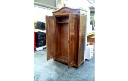 SCHRANK 2-TÜREN HOLZ NUSSBAUM MIT STANGE